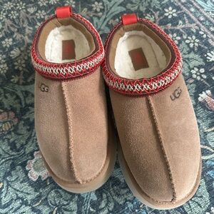 UGG Tazz Platform Slippers with Red Trim